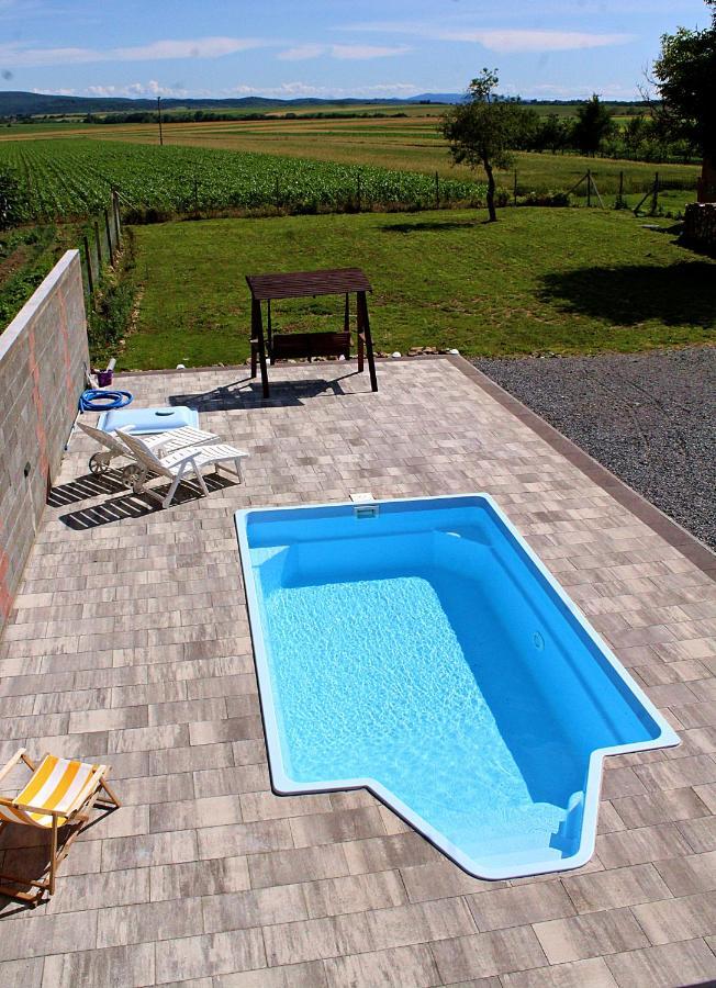 Bed and Breakfast Yosefsfeld Kutjevo Экстерьер фото