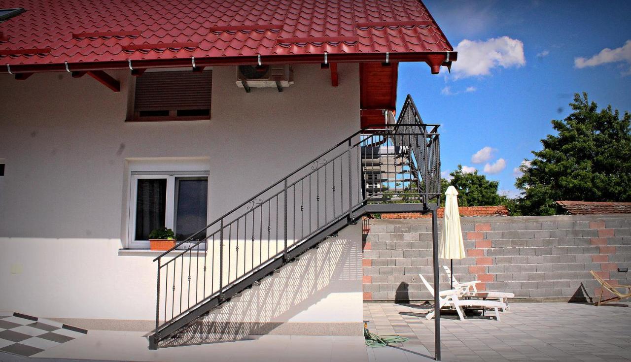 Bed and Breakfast Yosefsfeld Kutjevo Экстерьер фото