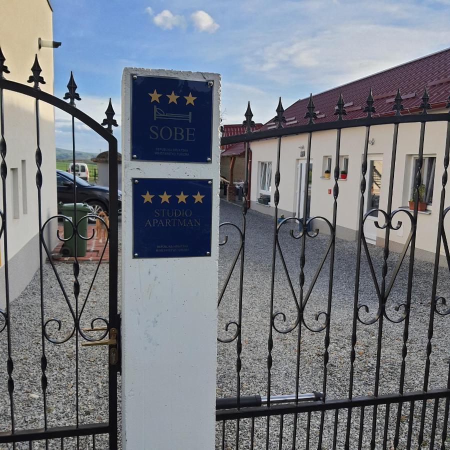 Bed and Breakfast Yosefsfeld Kutjevo Экстерьер фото